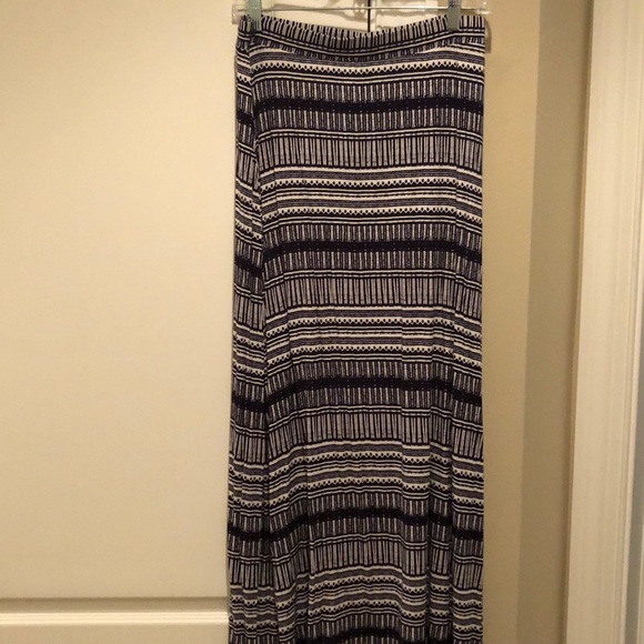 Elastic waist maxi skirt - Picture 1 of 1